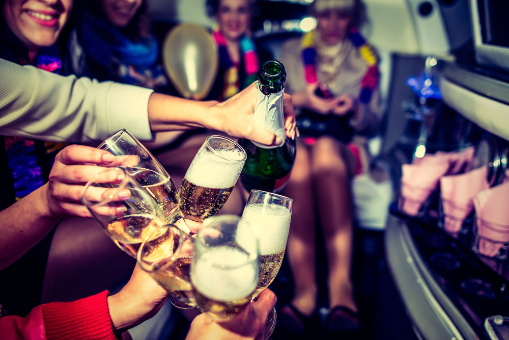 4 Tips on Choosing a Party Limo Service