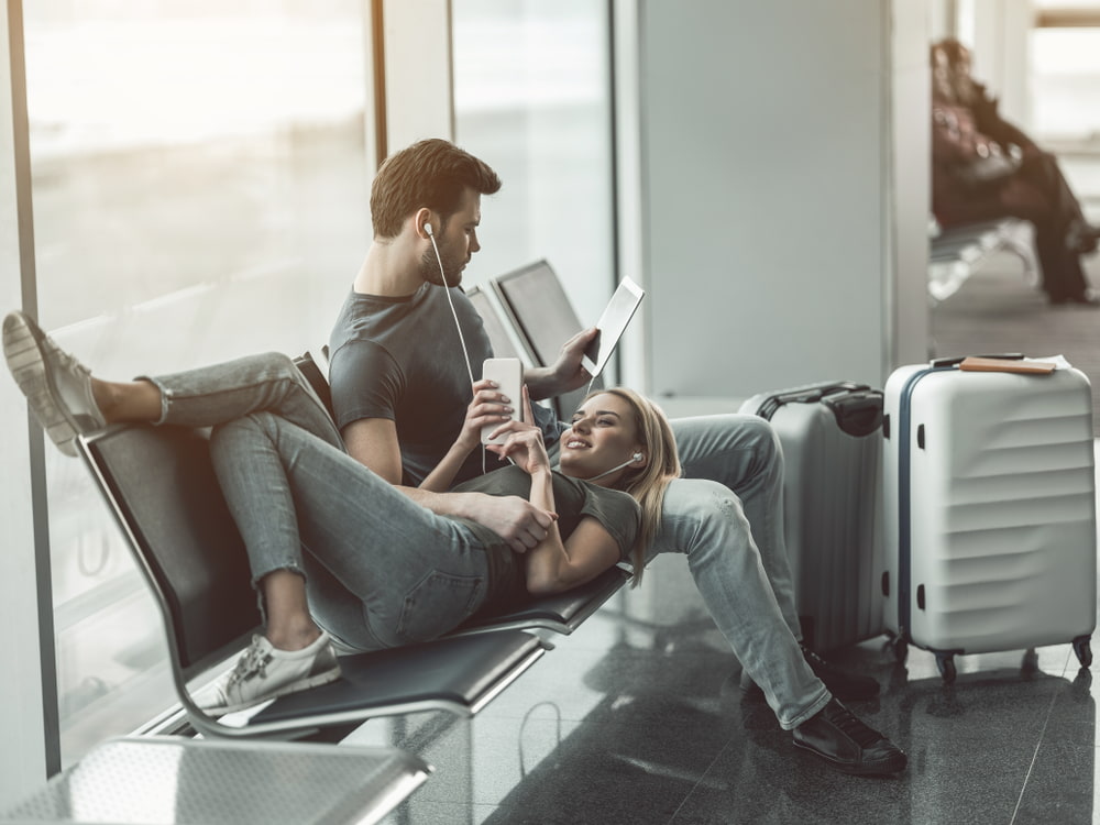 8 Ideas for Filling Time While Waiting for Your Flight