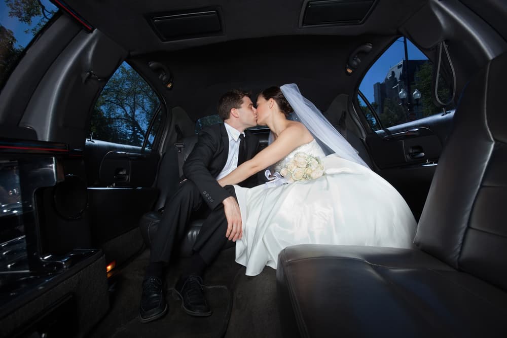 5 Questions to Ask Wedding Transportation Companies