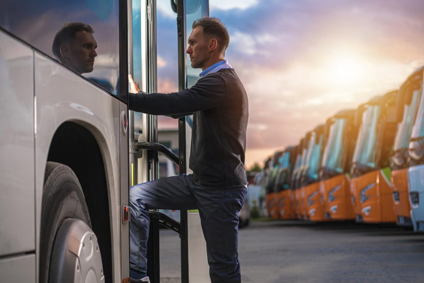 6 Incredible Benefits of Renting a Charter Bus